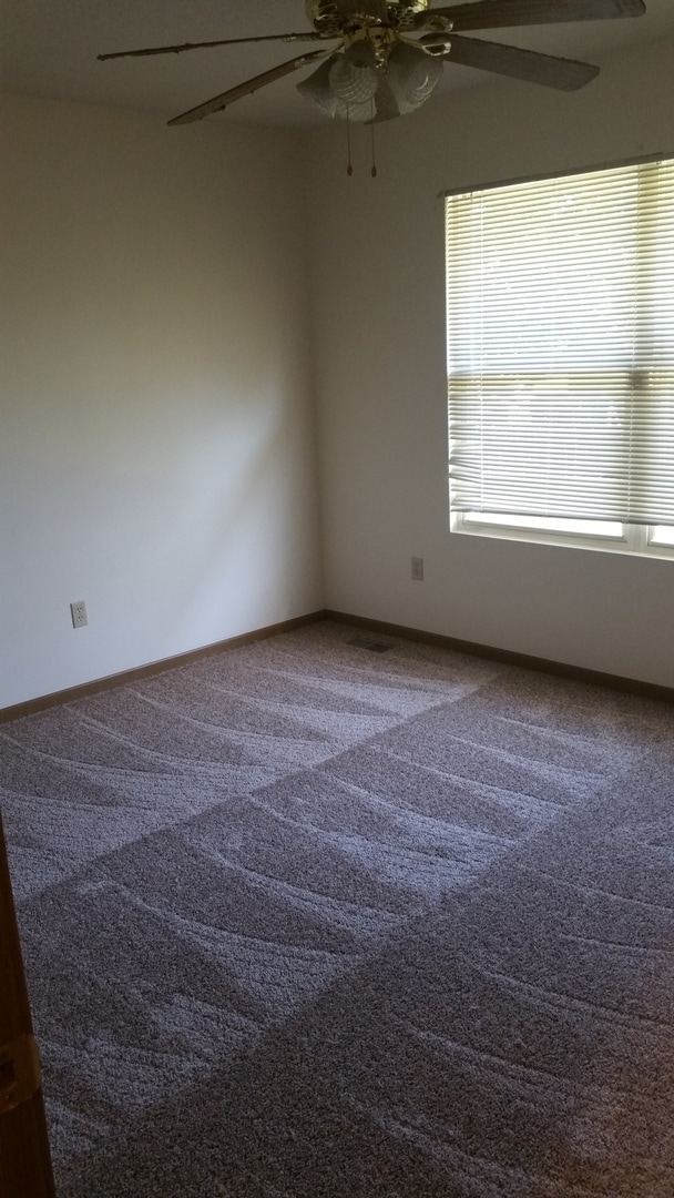 Building Photo - Great 3 Bedroom House Near Lake Shawnee