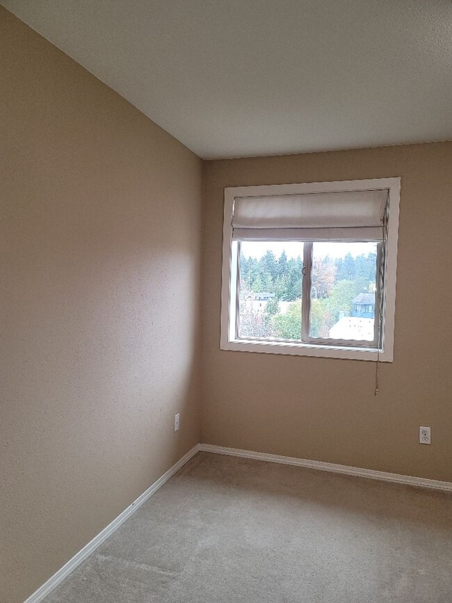 Building Photo - Updated 1bed/1 bath TOP Floor Condo in Lak...