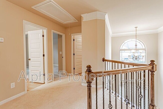 Building Photo - 256 Oak Branch Dr