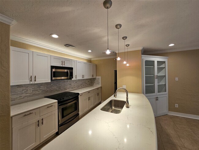 Building Photo - 15575 Marina Dr