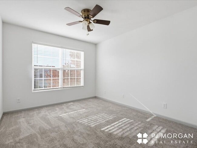 Building Photo - 19378 V St