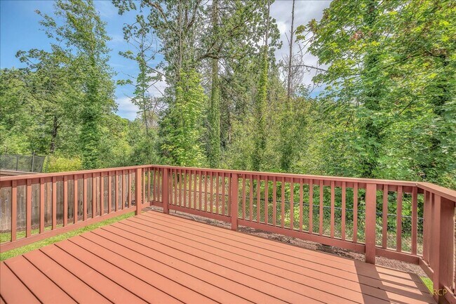 Building Photo - Impressive North Plains Home Backing to Protected Green Space – Move-In Ready!