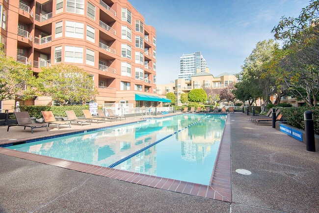 Building Photo - 3 Bayside Village Pl