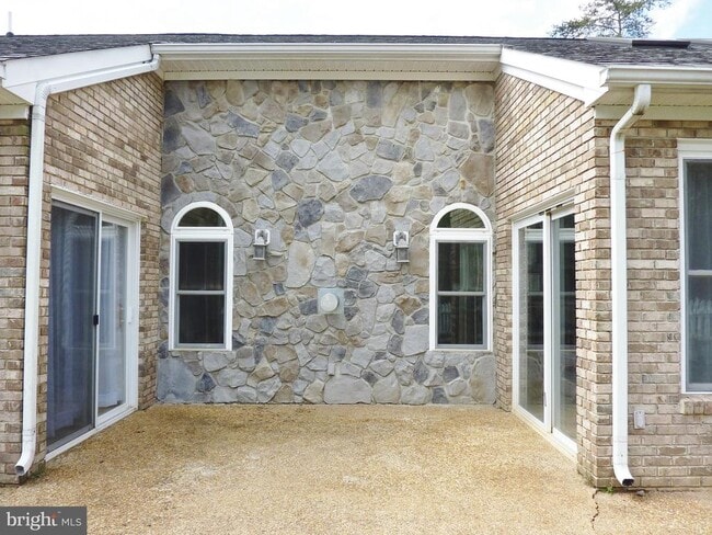 Building Photo - 267 Cedar Ridge Dr