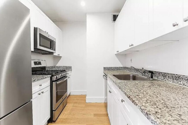 Building Photo - 2 bedroom in New York NY 10007