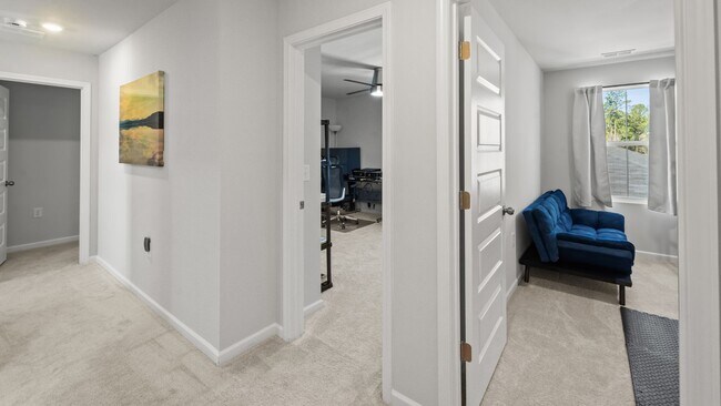 Building Photo - 293 Lillian St
