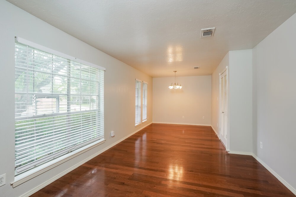 Building Photo - 16746 Summer Dawn Ln
