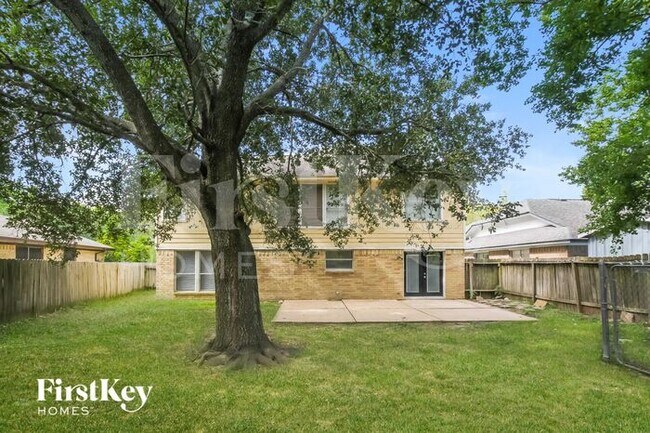Building Photo - 6610 Cove Lake Dr
