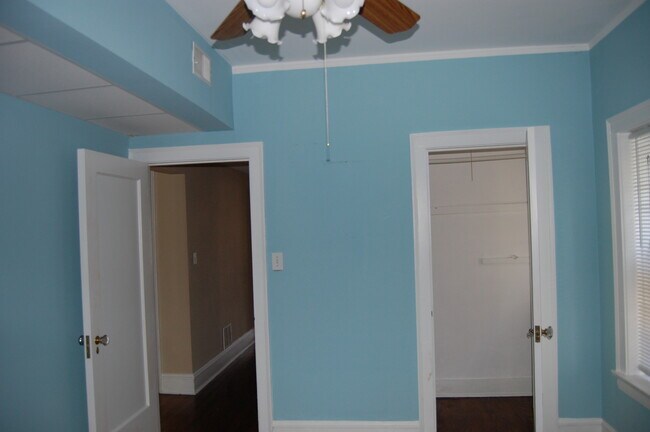 SECOND BEDROOM-2 - 2011 W Fargo Ave