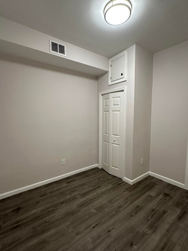 Building Photo - 38 Clendenny Ave