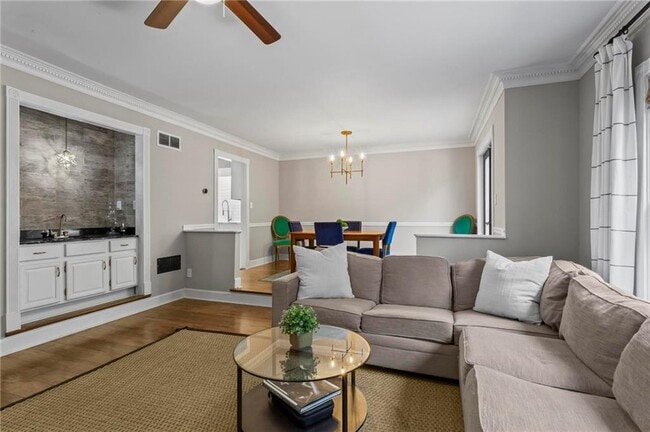 Building Photo - 28 Huntington Pl Dr