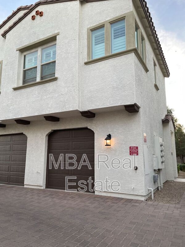 Building Photo - 14870 W Encanto Blvd
