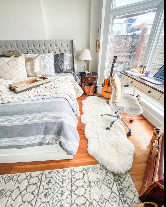 Building Photo - 219 E 28th St