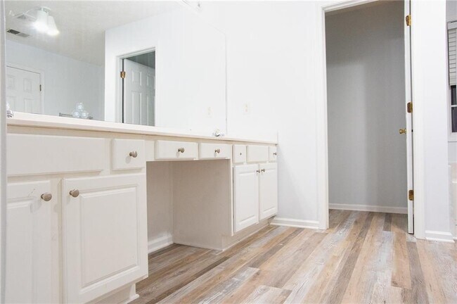 Building Photo - 1315 Great River Pkwy SE