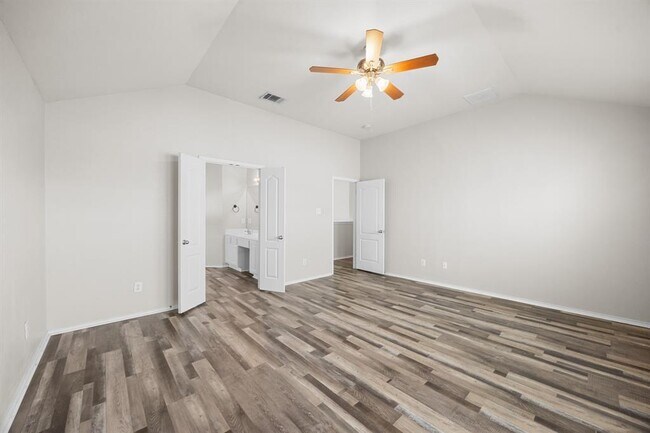 Building Photo - 2049 Rachel Ln