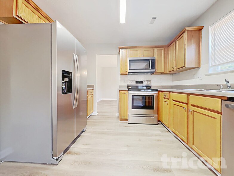 Building Photo - 405 Tori Dr