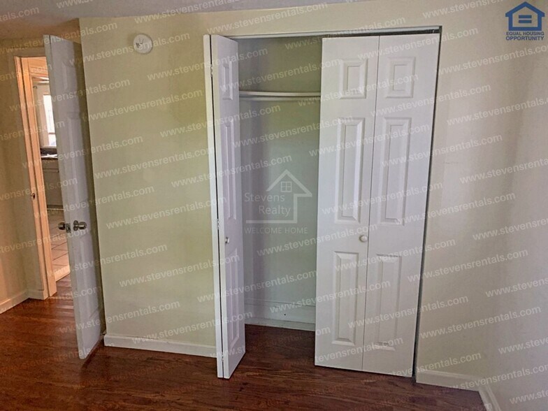 Building Photo - 3015 Sunset Ave