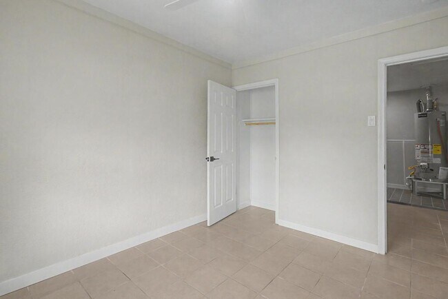 Building Photo - 108 Phylis Dr