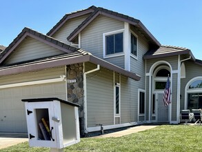 Building Photo - 10153 Gatemont Cir