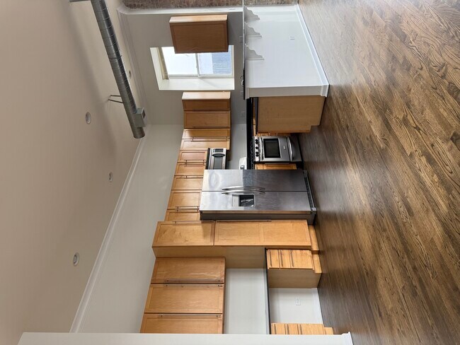 Building Photo - 949 N Willard Ct