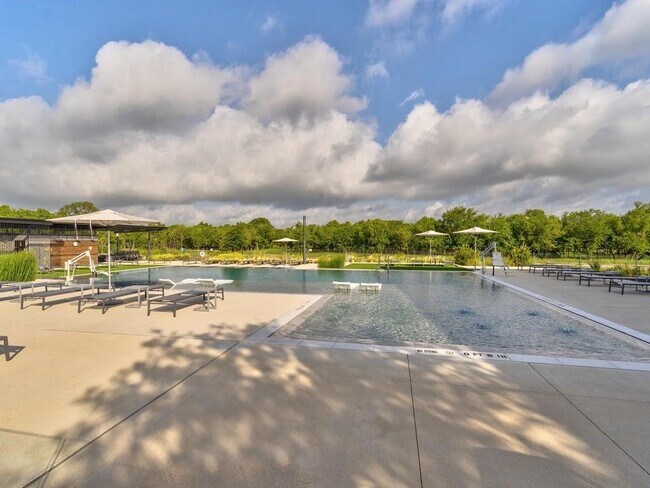 Building Photo - 7913 Mellencamp Dr