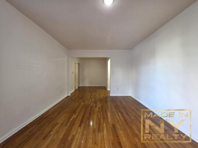 Building Photo - 1 bedroom in FOREST HILLS NY 11375