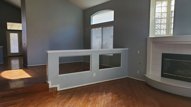 Building Photo - 4 br, 2.5 bath House - 9356 BONDENO ST