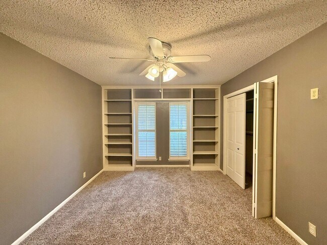 Building Photo - Available Now! Spacious 4 Bed/3 Bath Home in Tyler! Hot Tub!