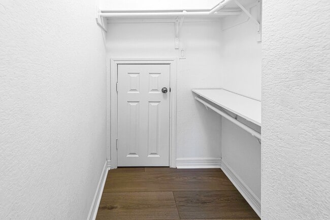 Building Photo - 27923 Barberry Banks Ln