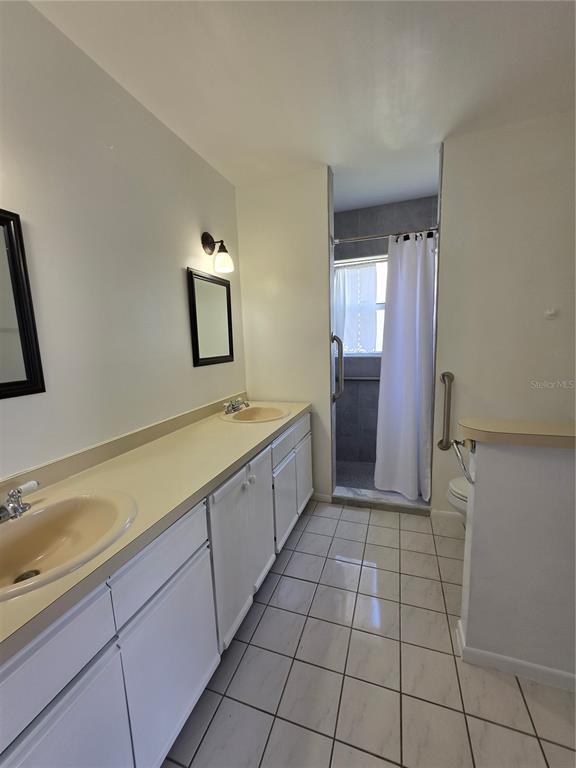 Building Photo - 2216 Thurber Ct