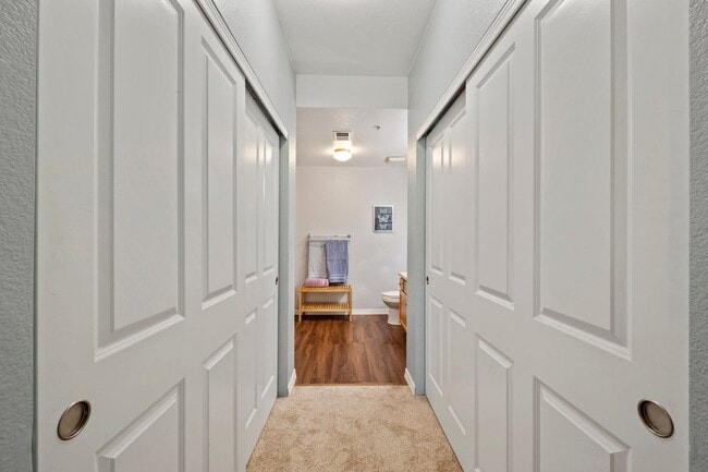 Building Photo - 2450 Windrow Dr