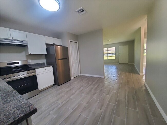 Building Photo - 3300 S 7th St