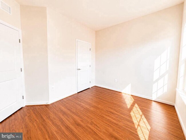 Building Photo - 22605 Winding Woods Way