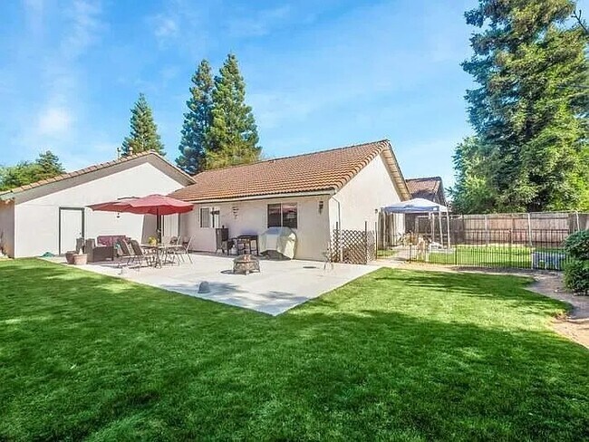 Building Photo - 178 N Magnolia Ave