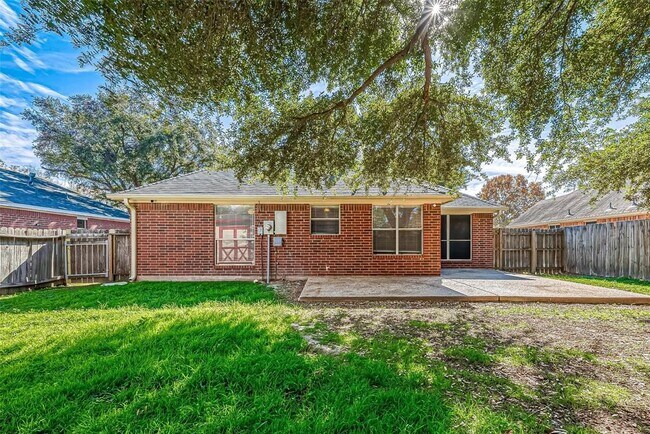 Building Photo - 6419 New World Dr