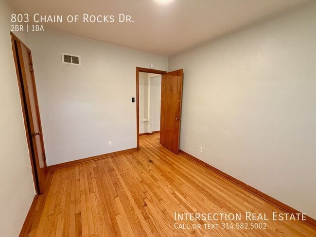 Building Photo - 803 Chain of Rocks Dr
