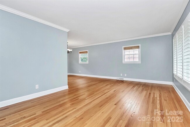 Building Photo - 6908 Lancer Dr