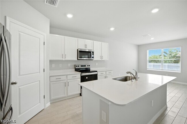 Building Photo - 2465 NW 9th St
