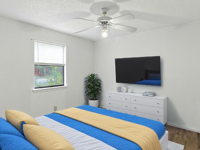 Building Photo - 600 N Cunningham St