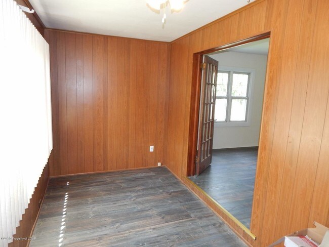 Building Photo - 2 Oneida Pl