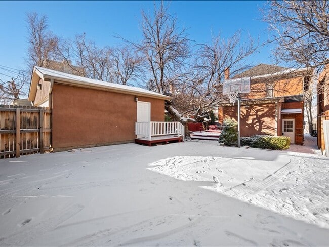 Building Photo - A 1 bed in the Heart of Five Points