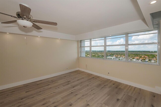 Building Photo - 1400 S Ocean Dr