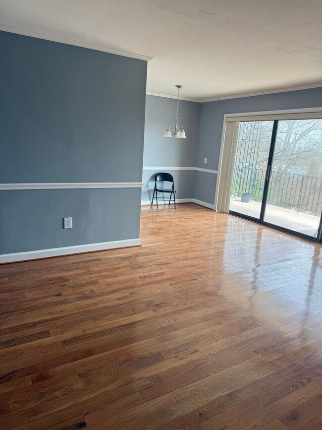 Building Photo - Charming 2BR Condo in Silver Spring