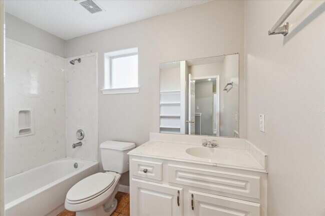 Building Photo - 15202 Lance Cir