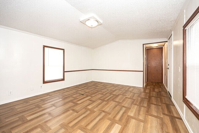 Building Photo - Elizabeth's RV Park -Mobile Homes-