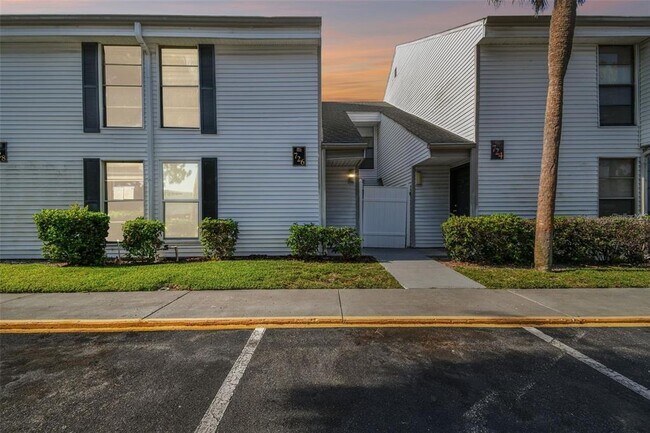 Building Photo - 726 Haven Pl