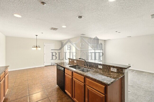 Building Photo - 13800 Golden Russet Dr