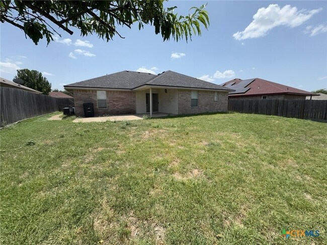 Building Photo - 2611 Littlewood Dr