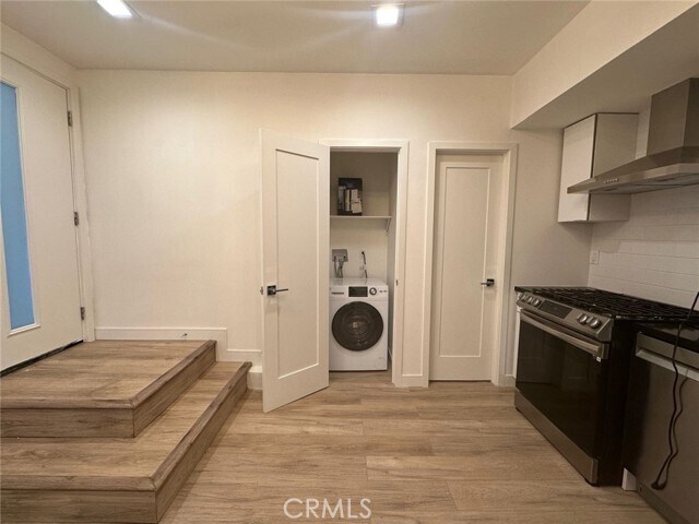 Building Photo - 2626 Cloverfield Blvd