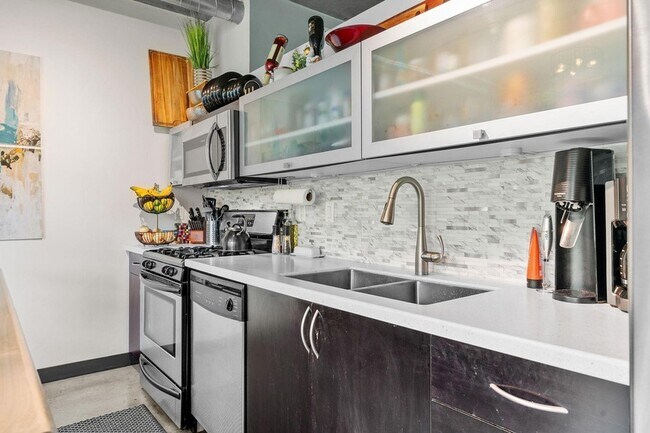 Building Photo - 730 N 4th St